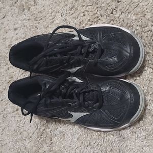 Mizuno volleyball shoes